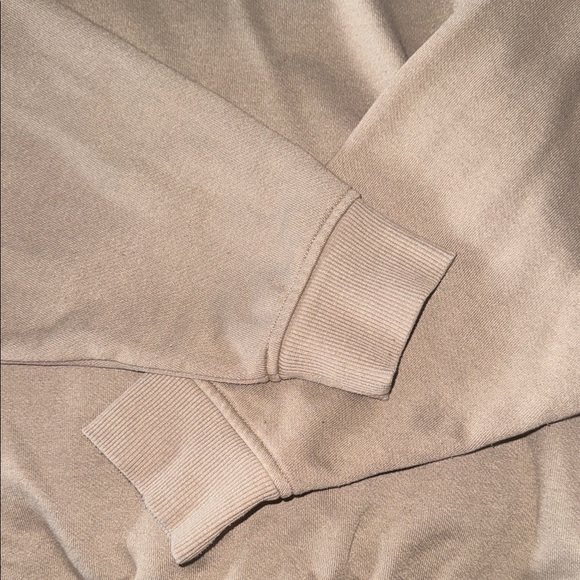 ALO Yoga - Accolade Crewneck Sweatshirt - Picture 3 of 5